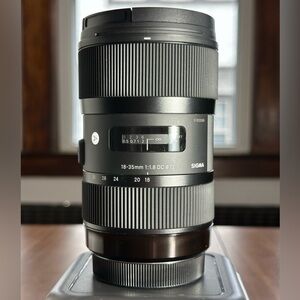 Sigma art 18-35mm lens f1.8 EF mount